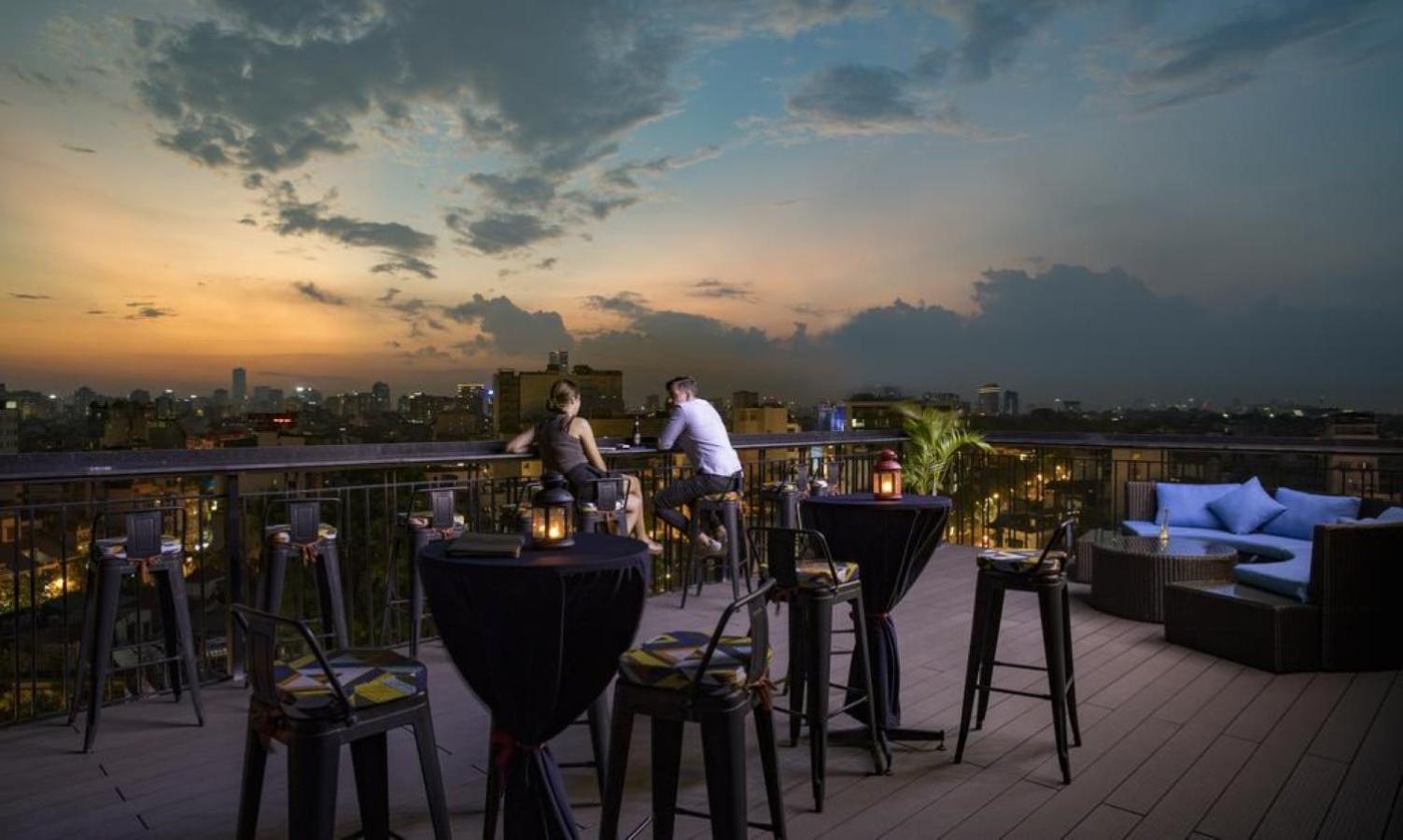 Hotel Acoustic Premium & 4*