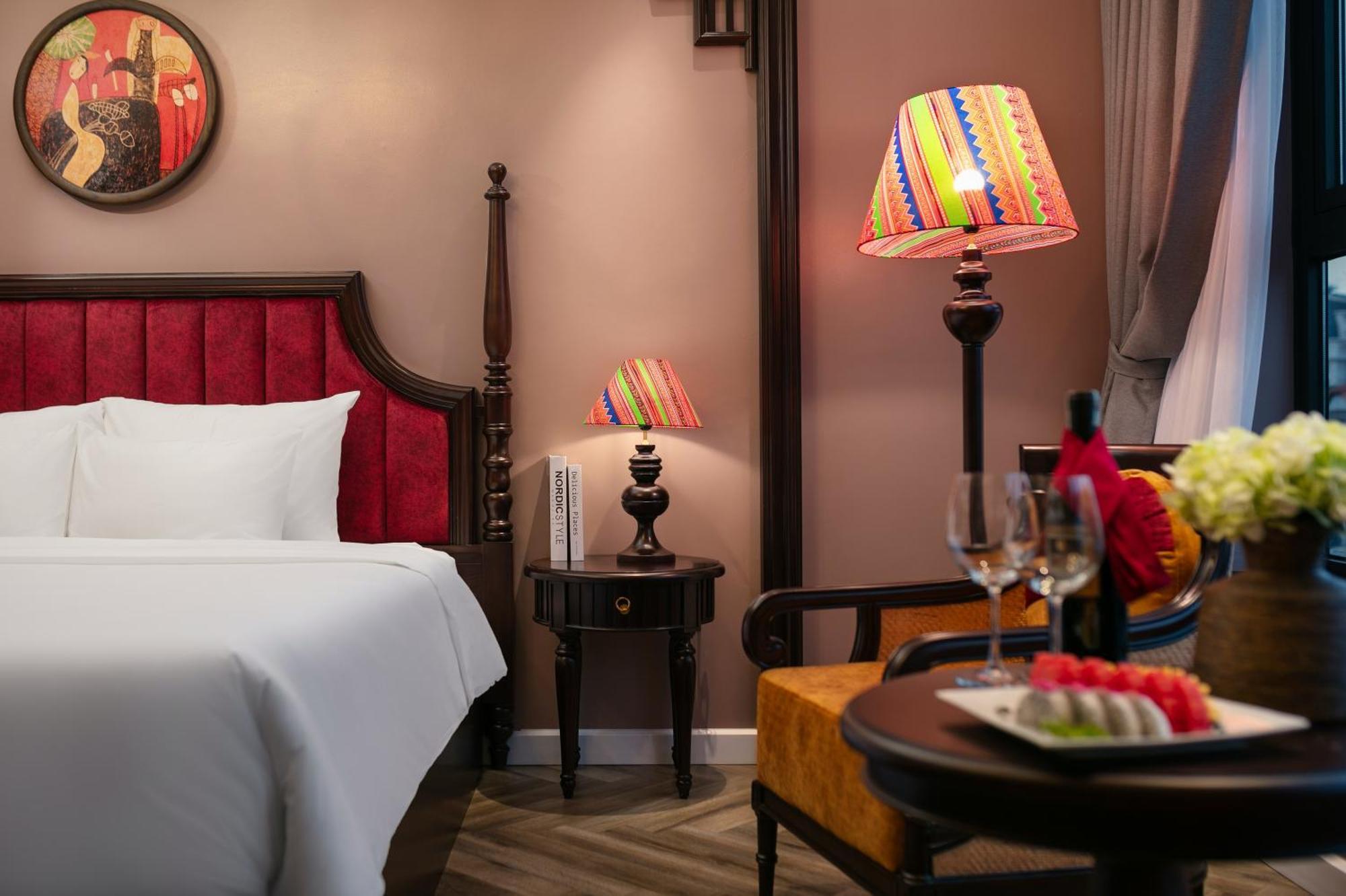 Hotel Acoustic Premium & 4*