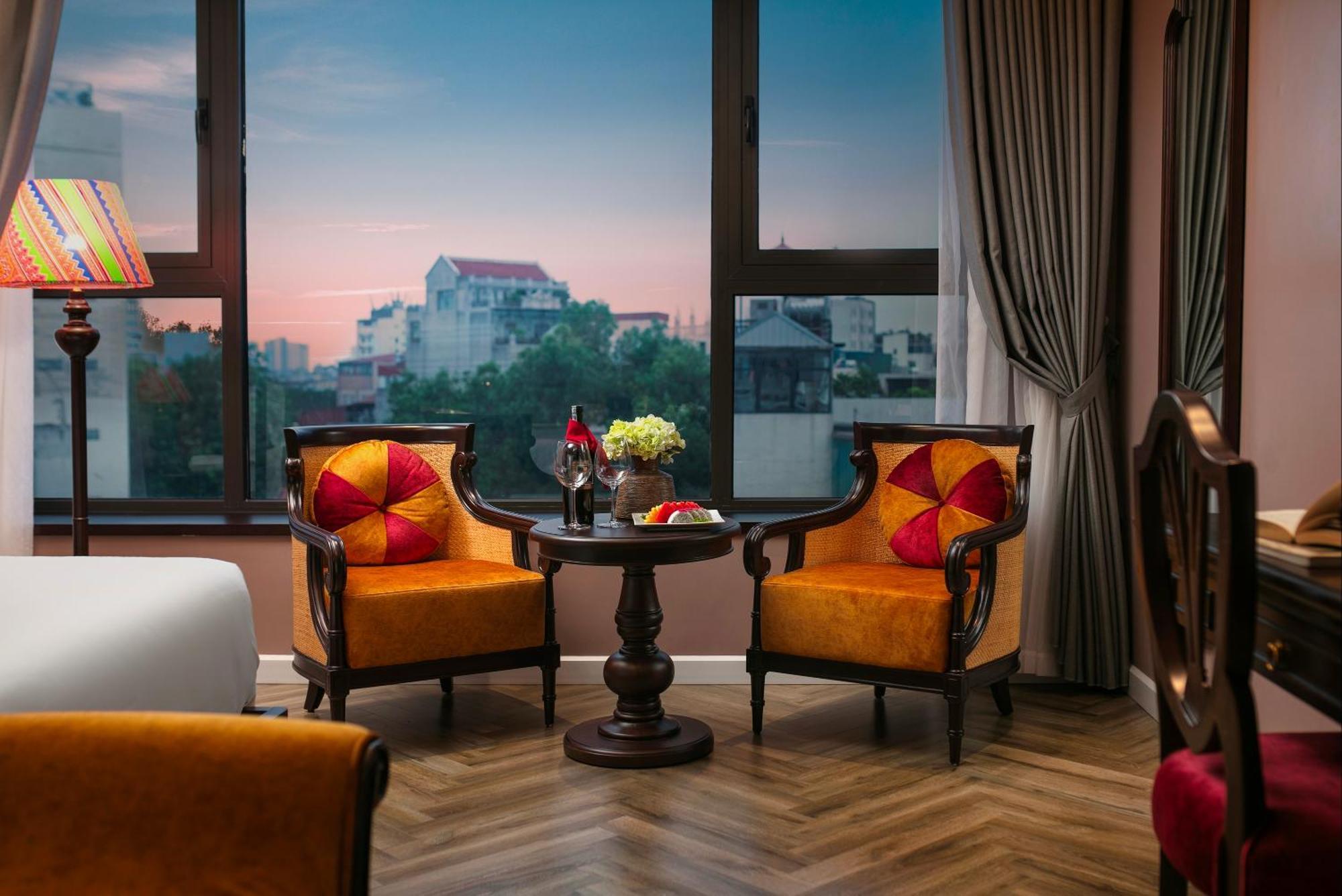 Hotel Acoustic Premium & 4*