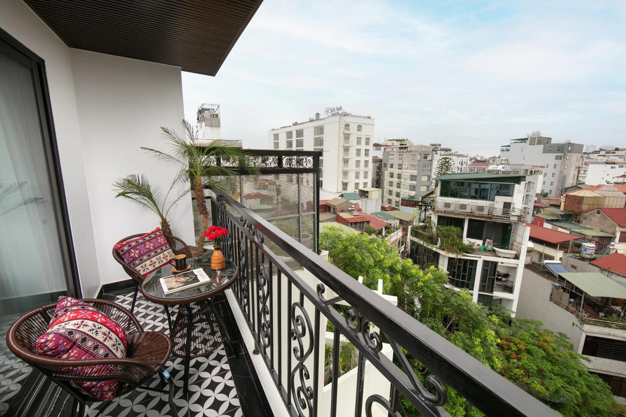 Acoustic Premium & Hanoi