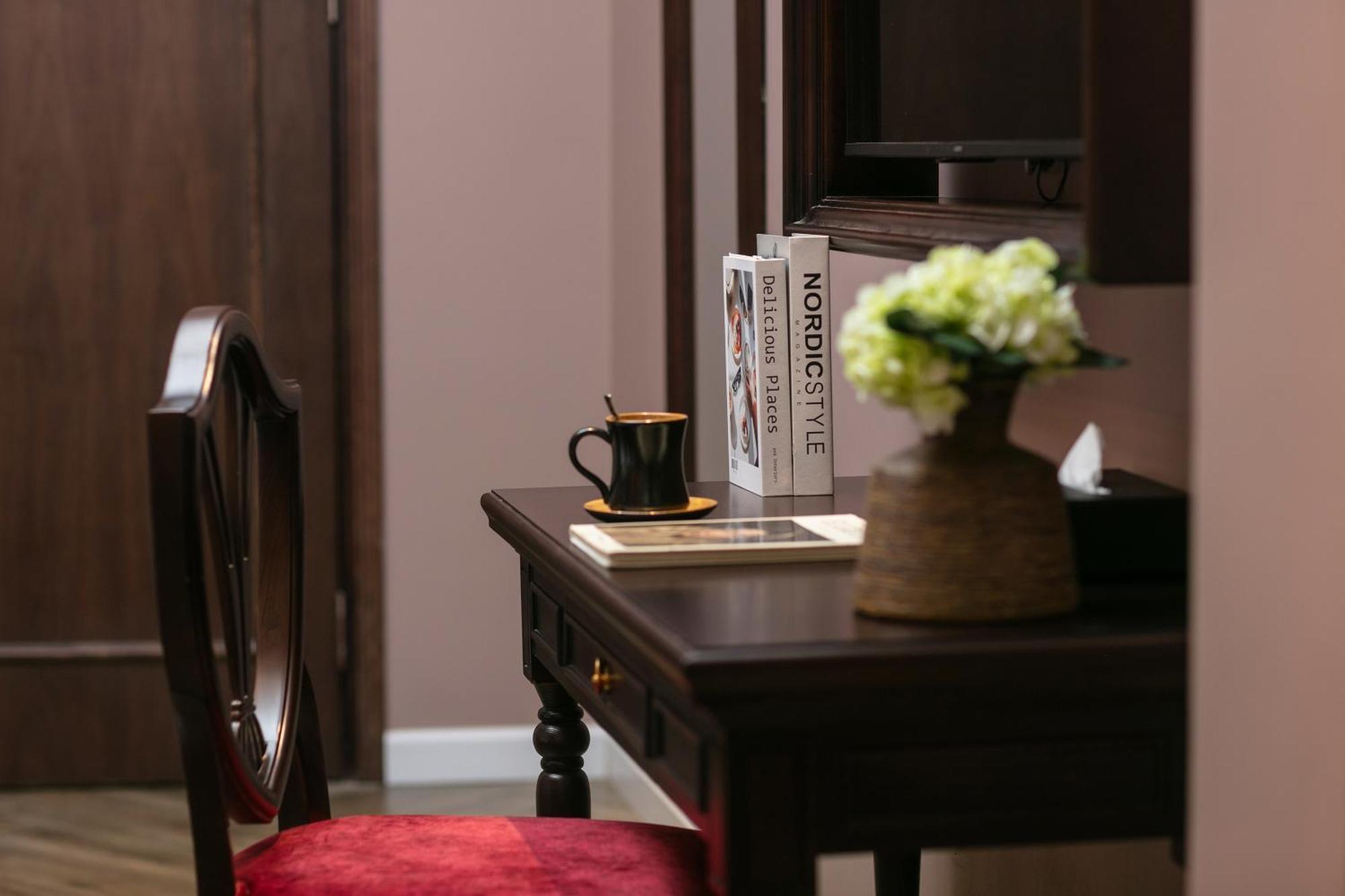 Hotel Acoustic Premium & Hanoi